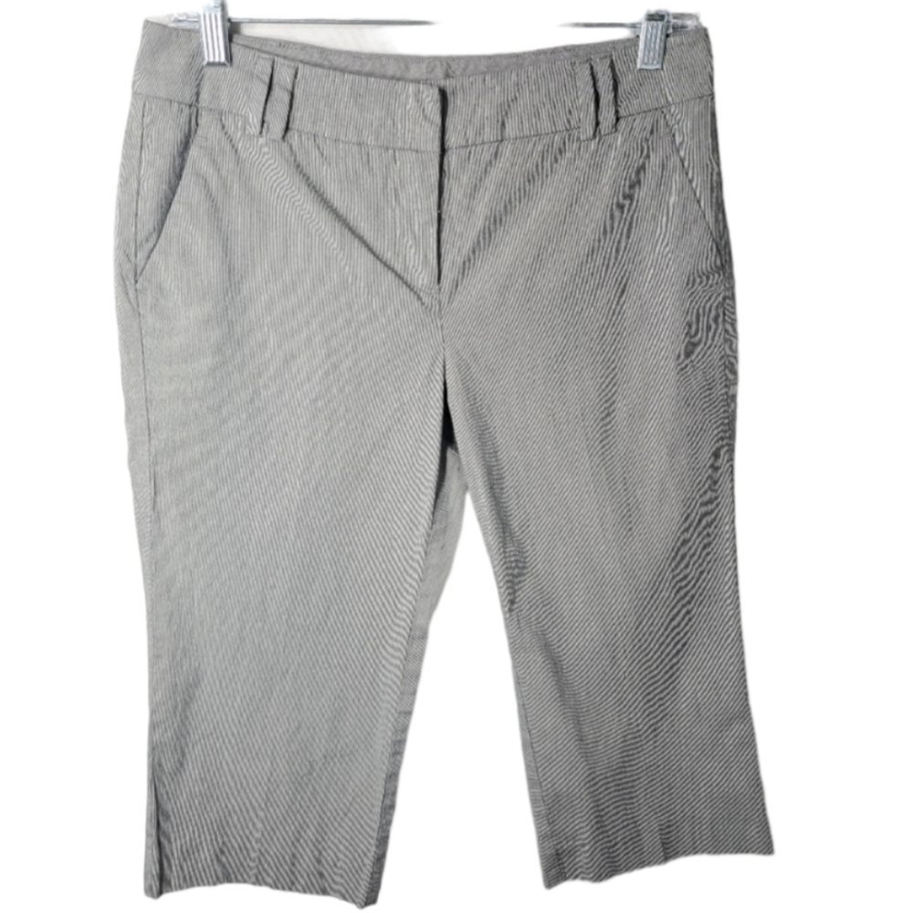 New York & Company Women's Grey Bermuda Dress Pants Size 4‎